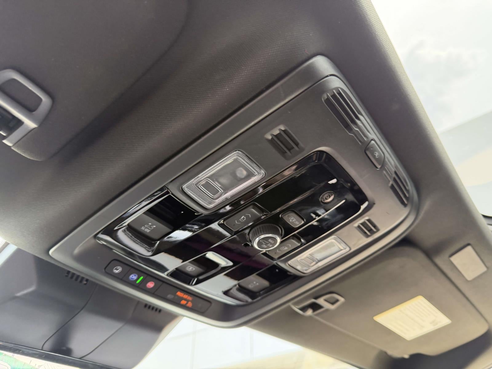 2025 Cadillac Escalade ESV Premium Luxury
