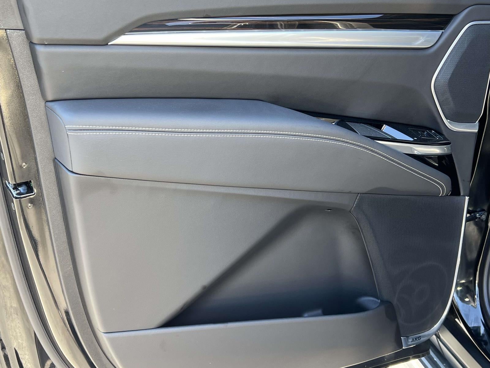 2025 Cadillac Escalade ESV Premium Luxury