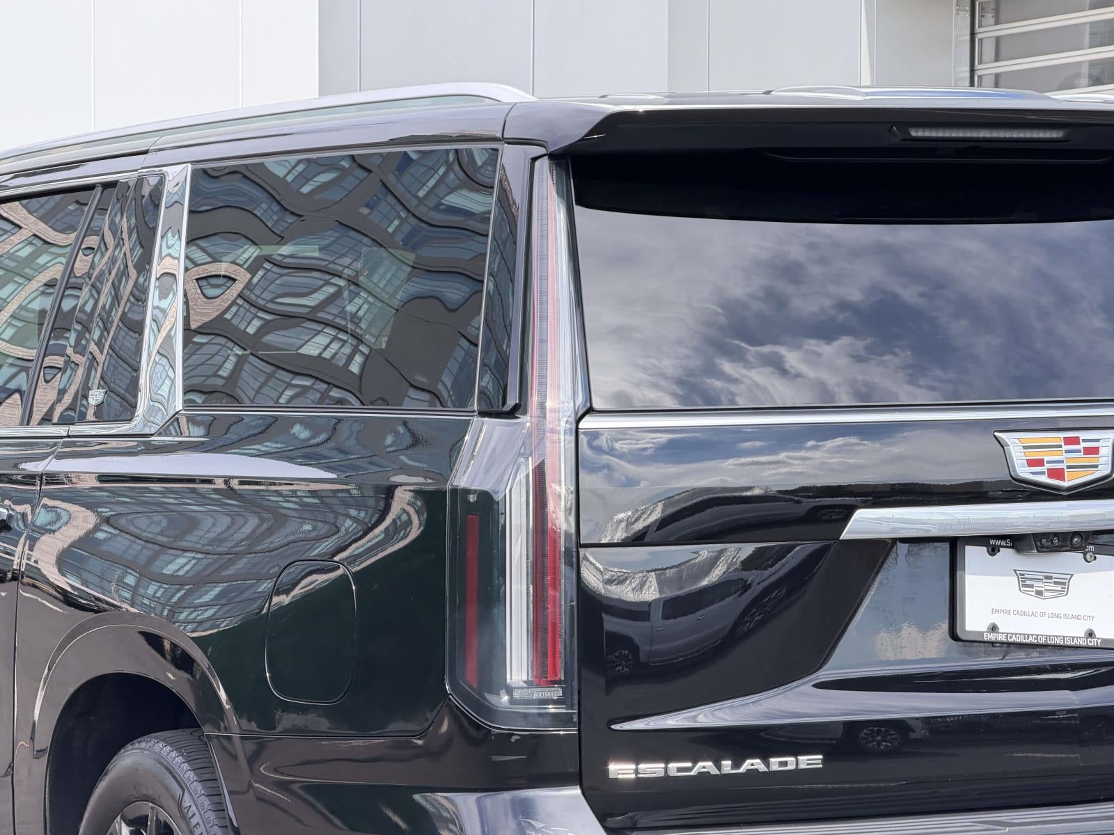 2025 Cadillac Escalade ESV Premium Luxury