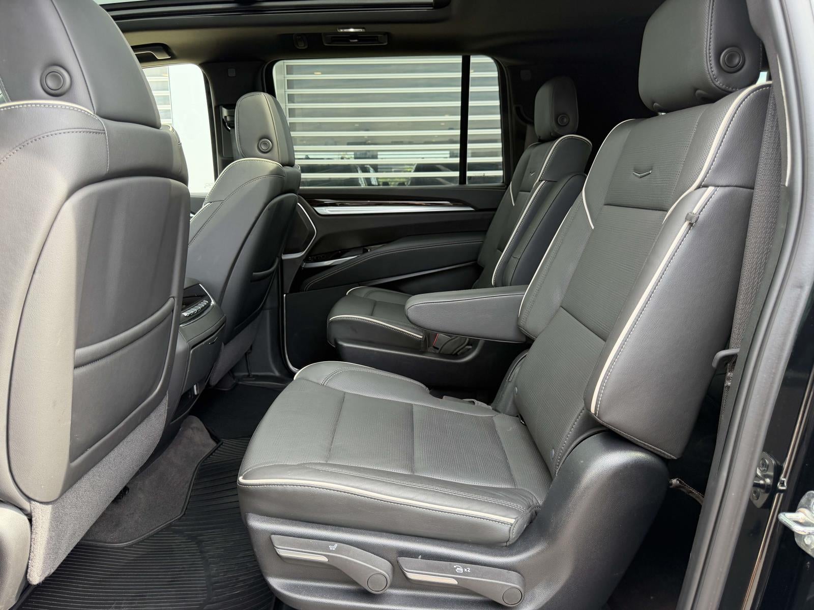2025 Cadillac Escalade ESV Premium Luxury