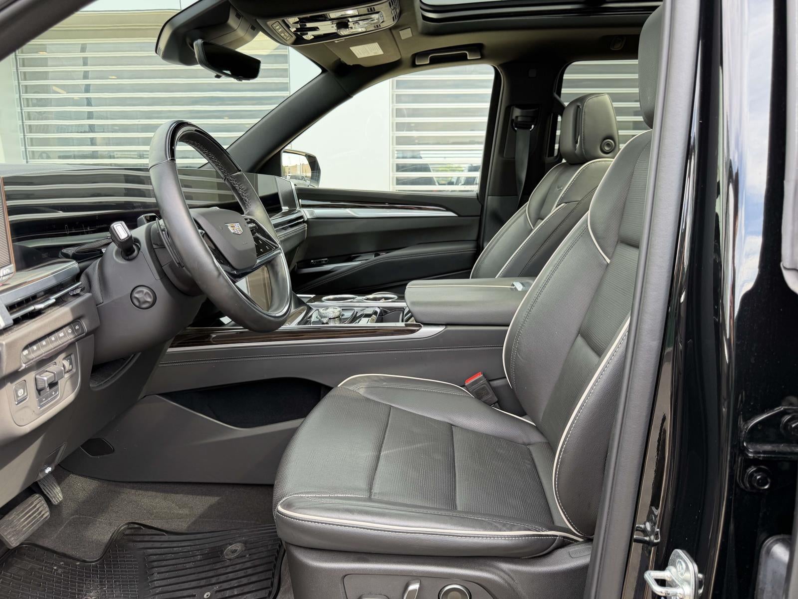 2025 Cadillac Escalade ESV Premium Luxury