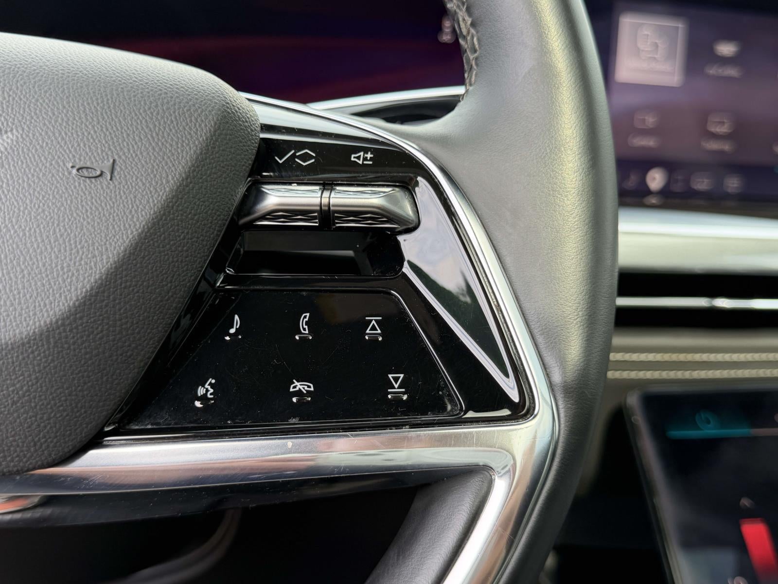 2025 Cadillac Escalade ESV Premium Luxury