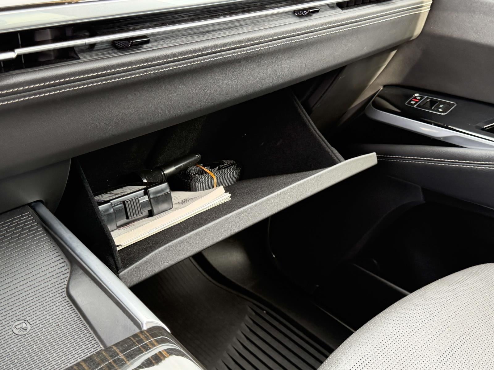 2025 Cadillac Escalade ESV Premium Luxury