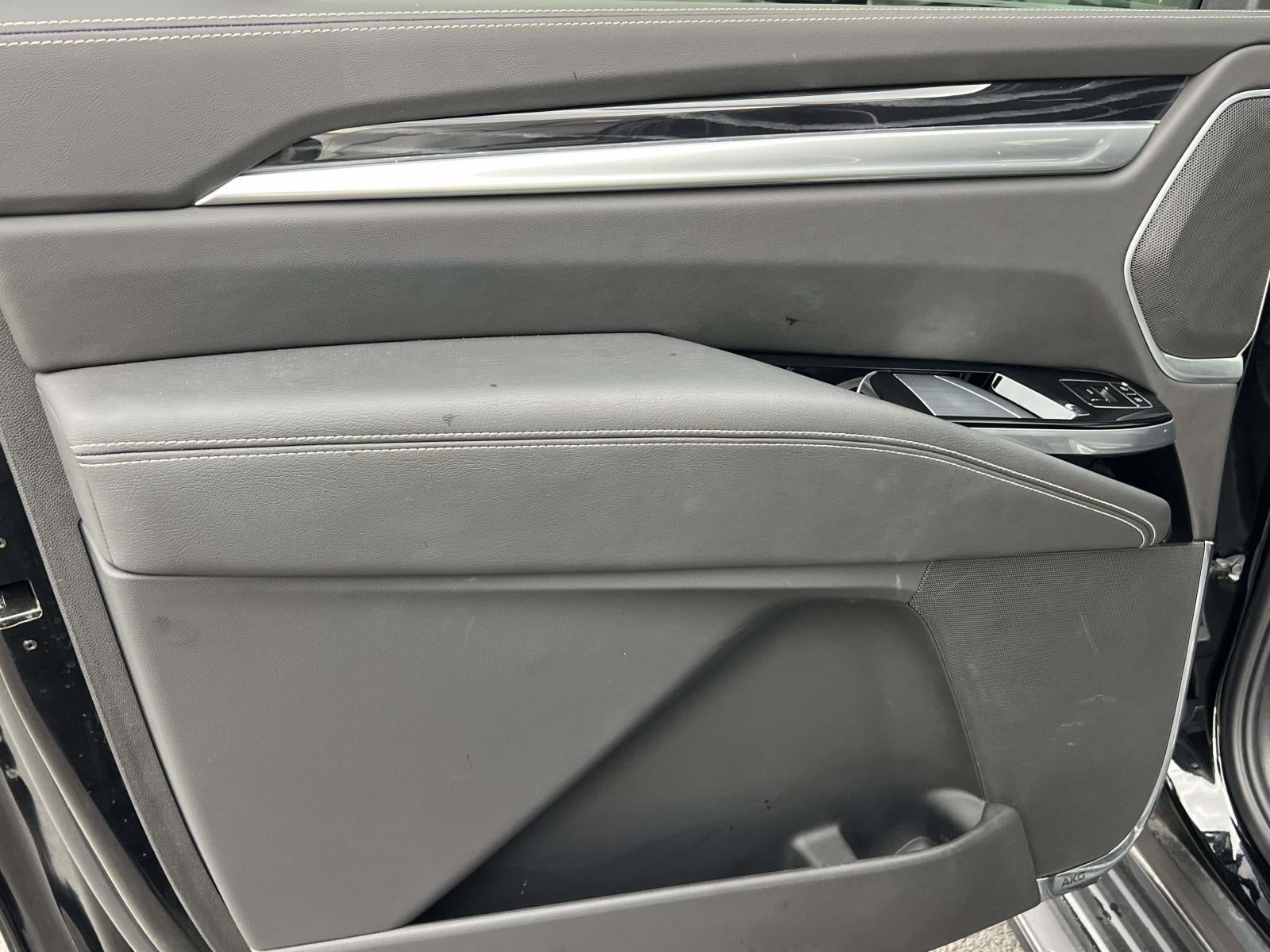 2025 Cadillac Escalade ESV Sport