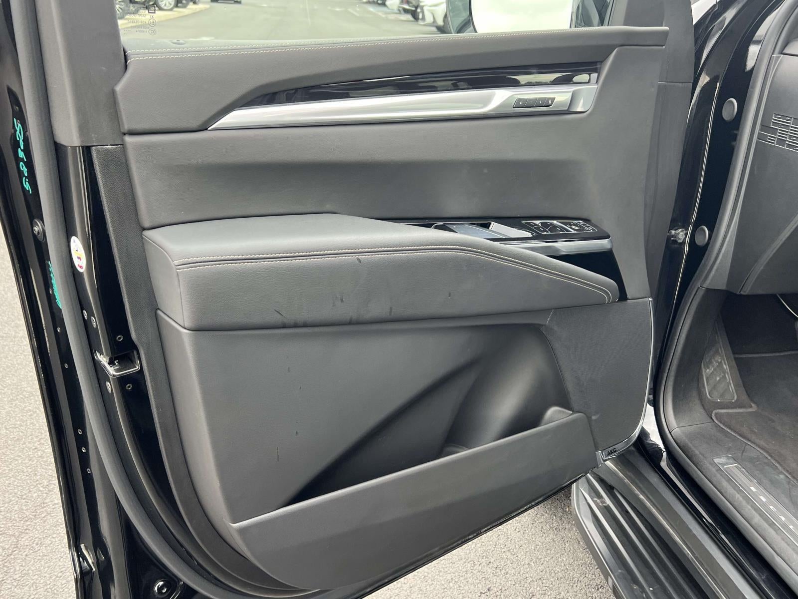 2025 Cadillac Escalade ESV Sport