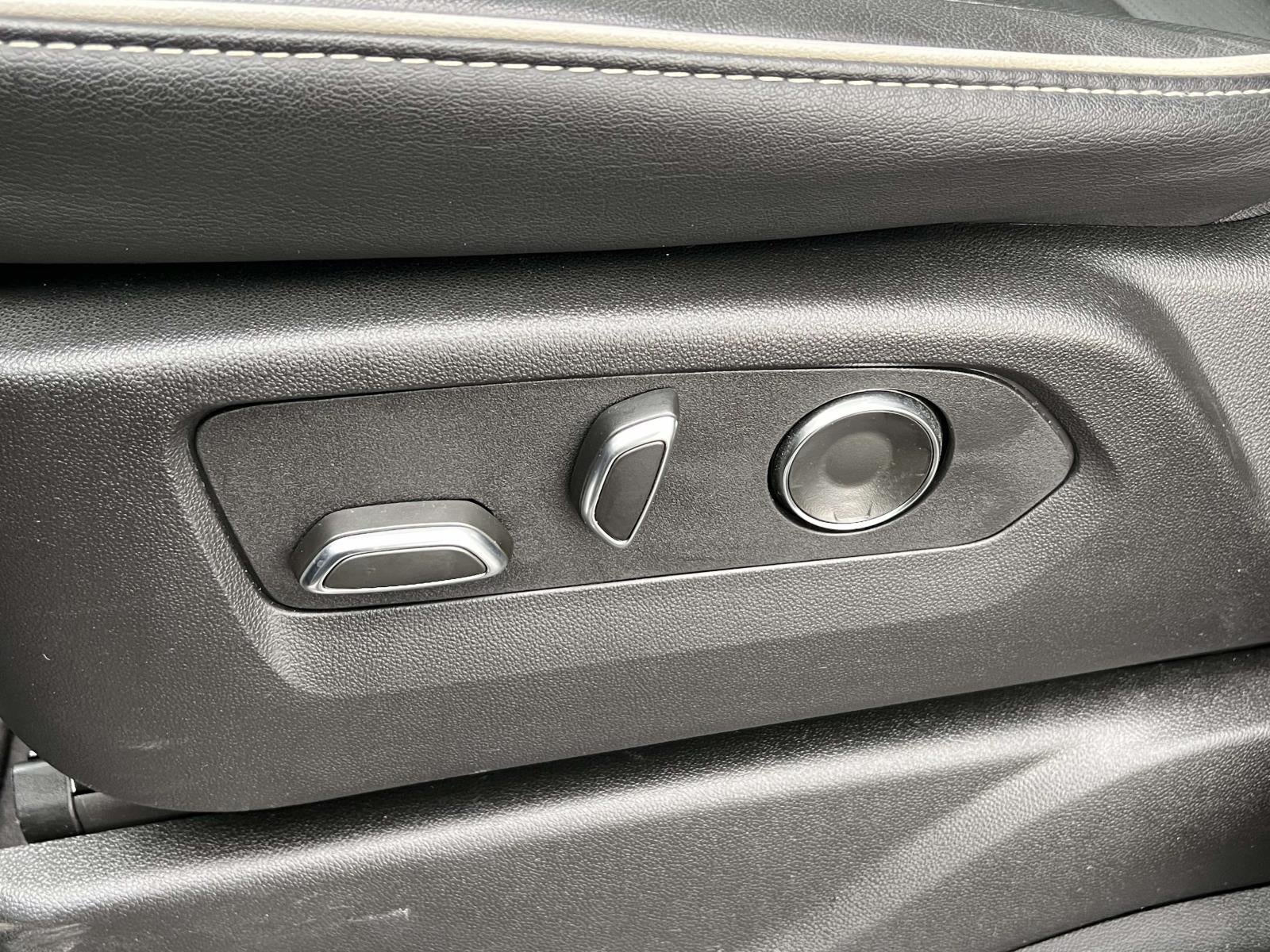 2025 Cadillac Escalade ESV Sport