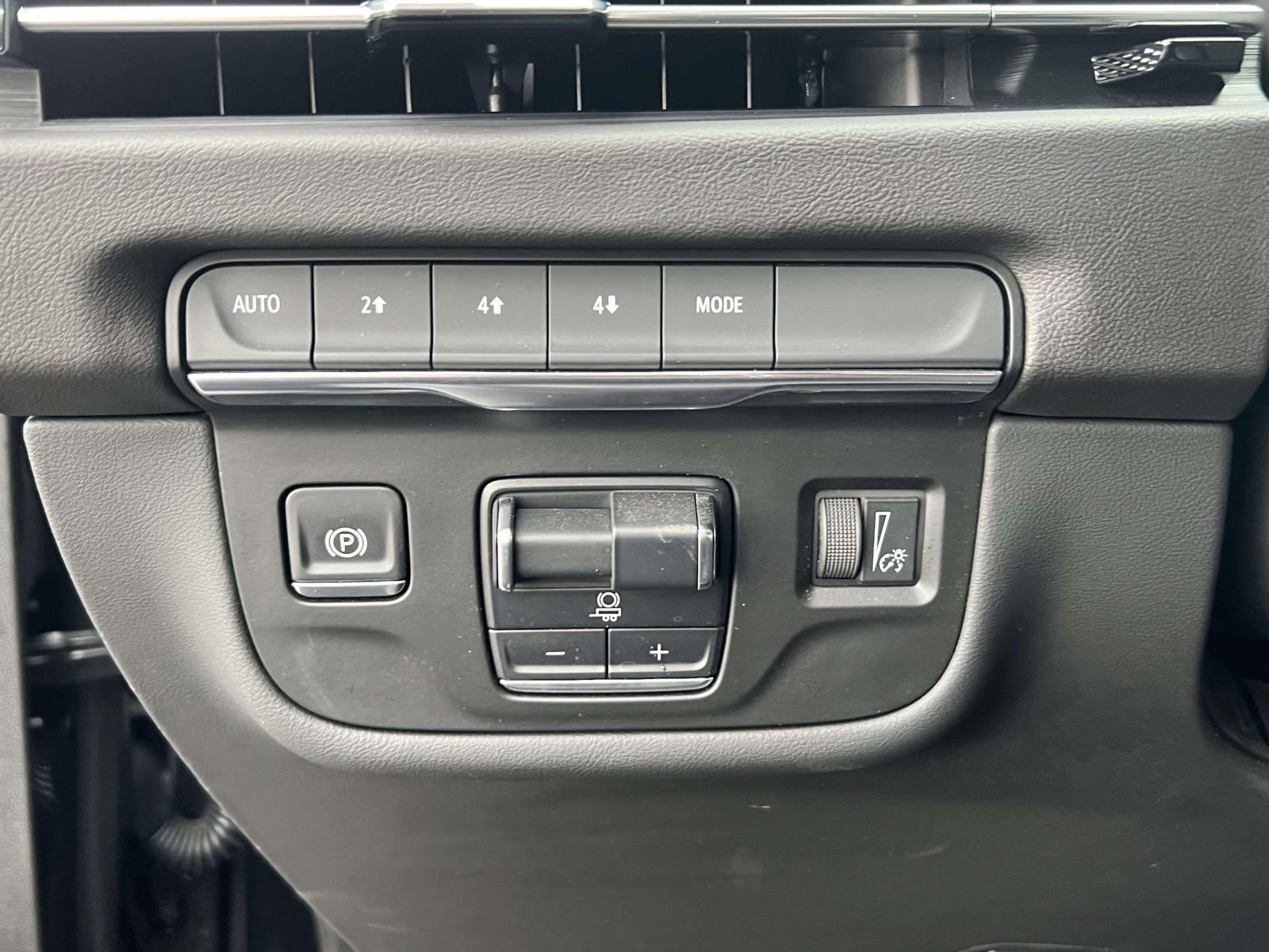 2025 Cadillac Escalade ESV Sport