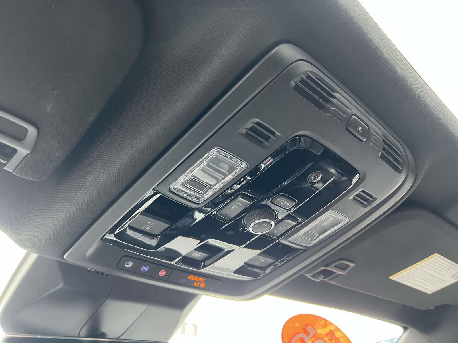 2025 Cadillac Escalade ESV Sport