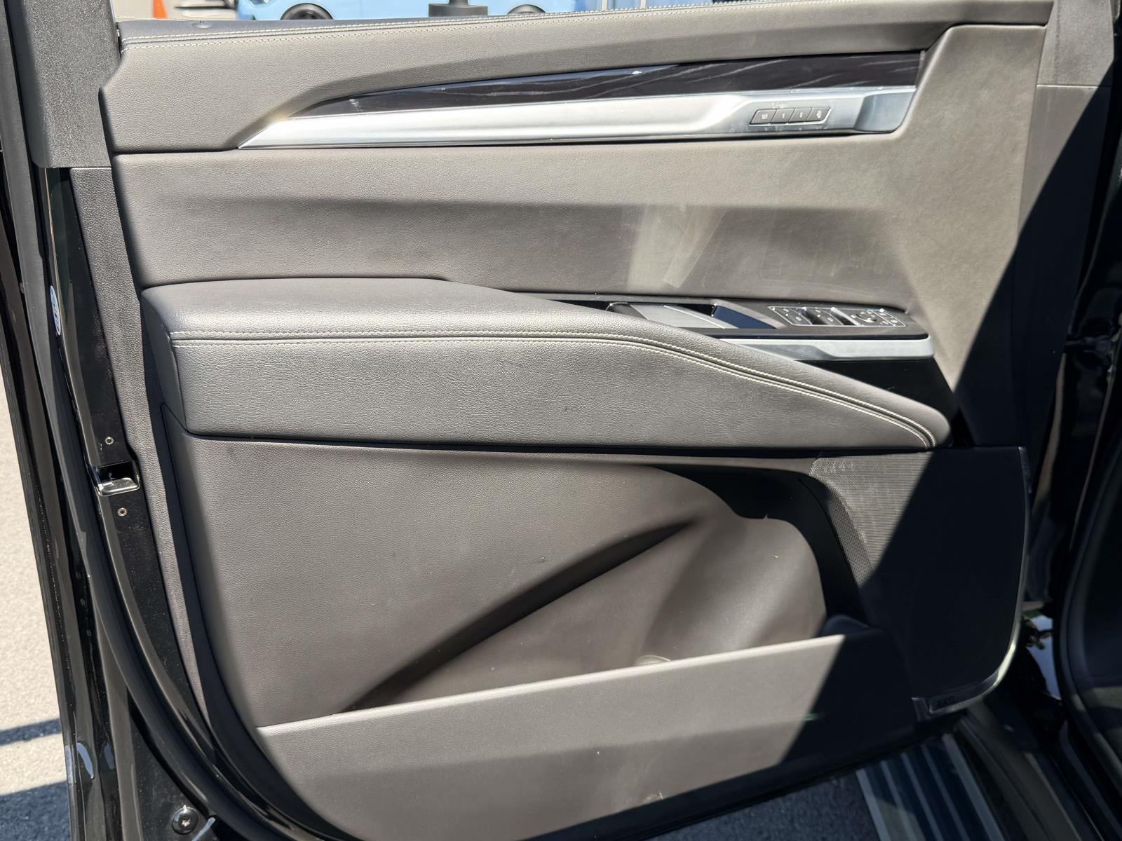 2025 Cadillac Escalade ESV Sport