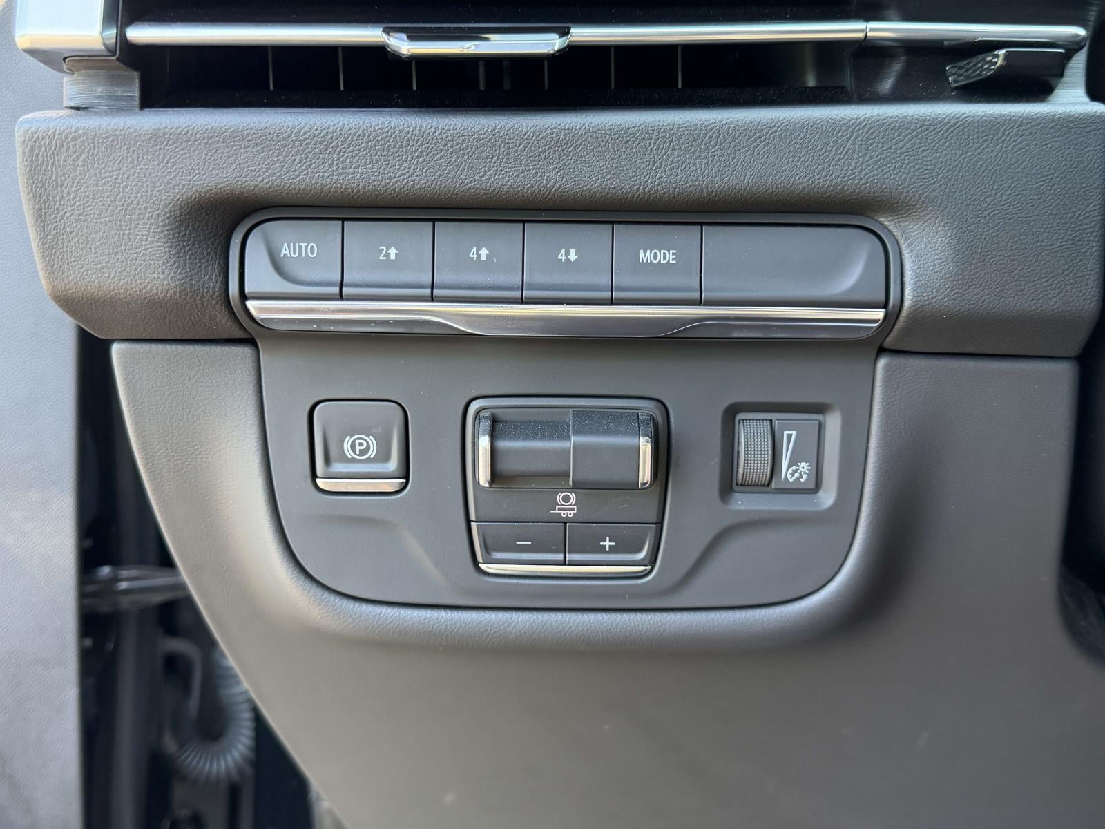 2025 Cadillac Escalade ESV Sport