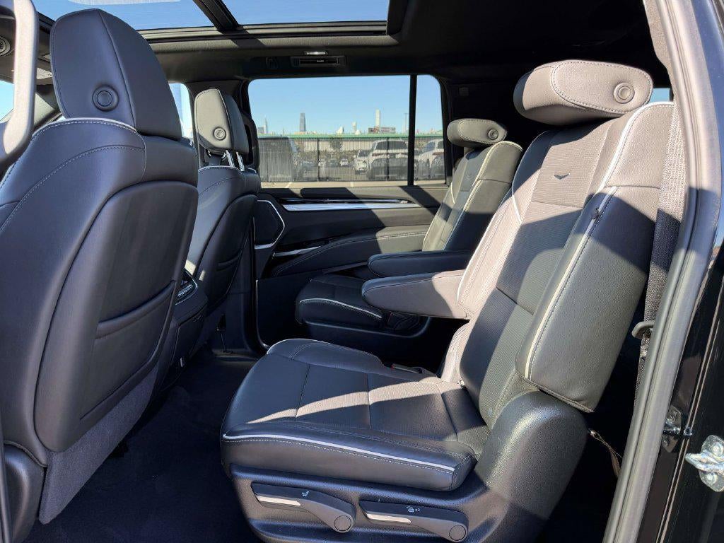 2025 Cadillac Escalade ESV Sport