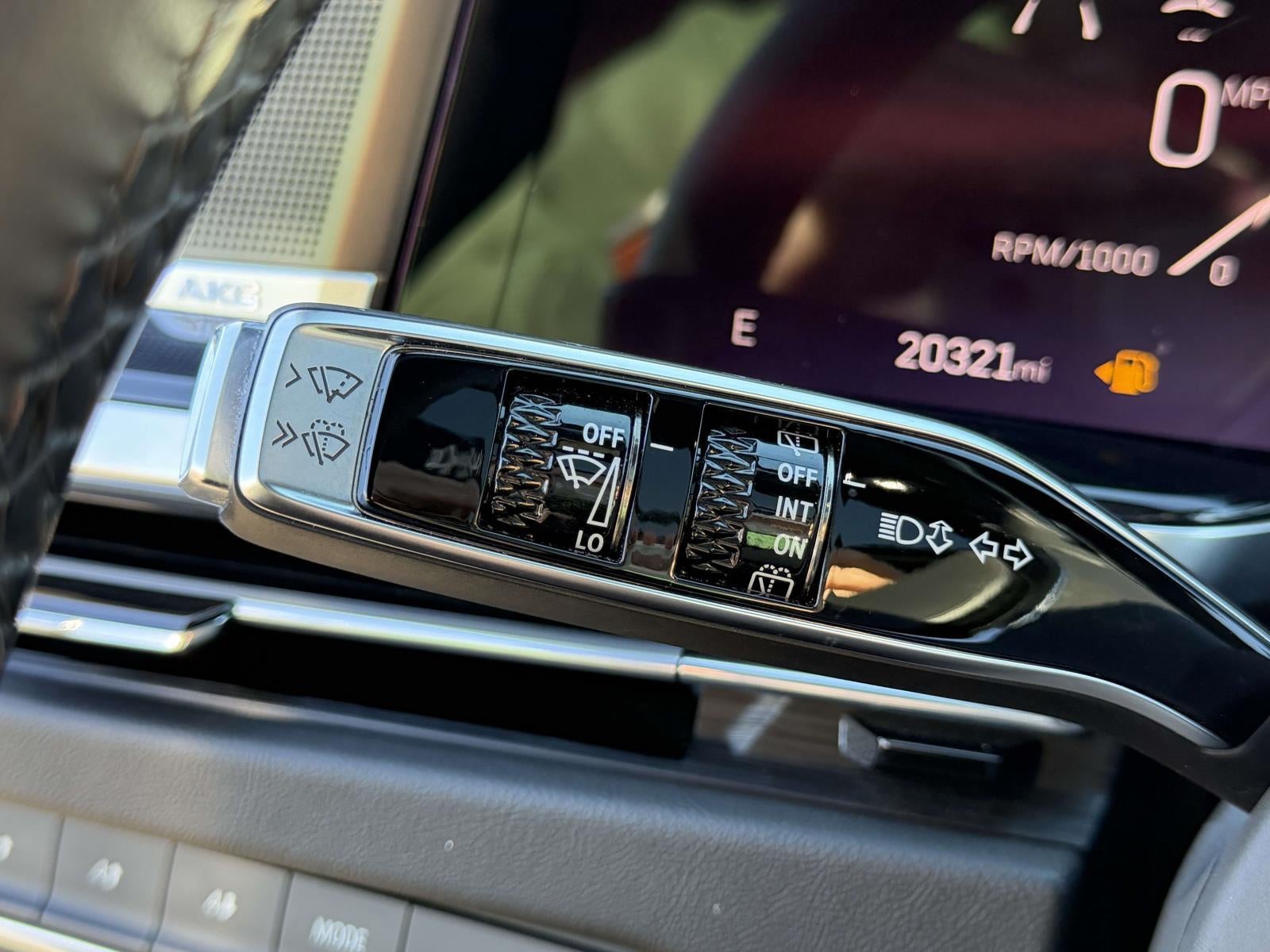 2025 Cadillac Escalade ESV Sport