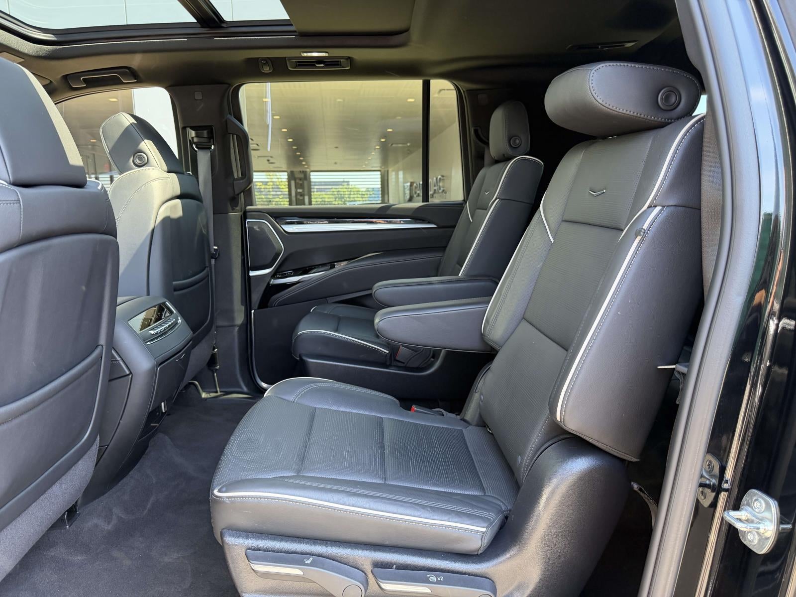2025 Cadillac Escalade ESV Sport