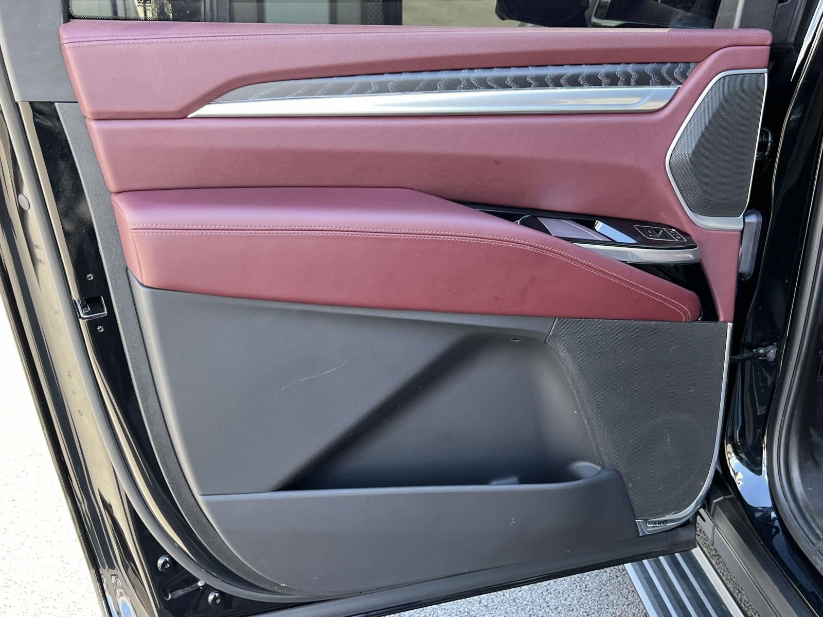 2025 Cadillac Escalade ESV Sport