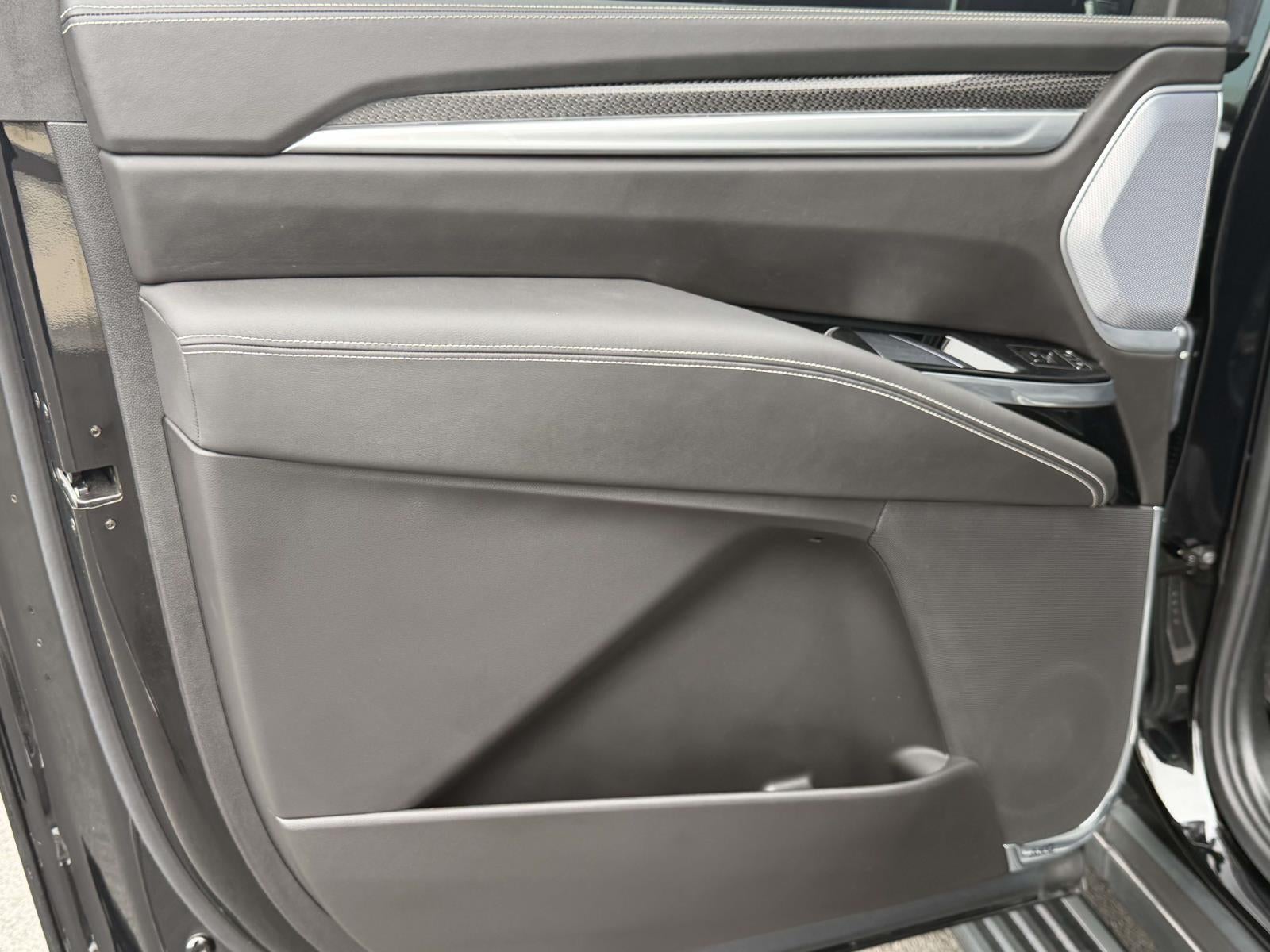 2025 Cadillac Escalade ESV V-Series