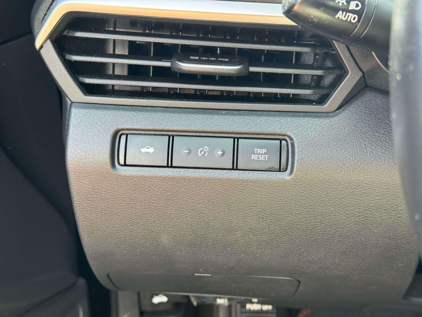 2022 Nissan Altima SR FWD
