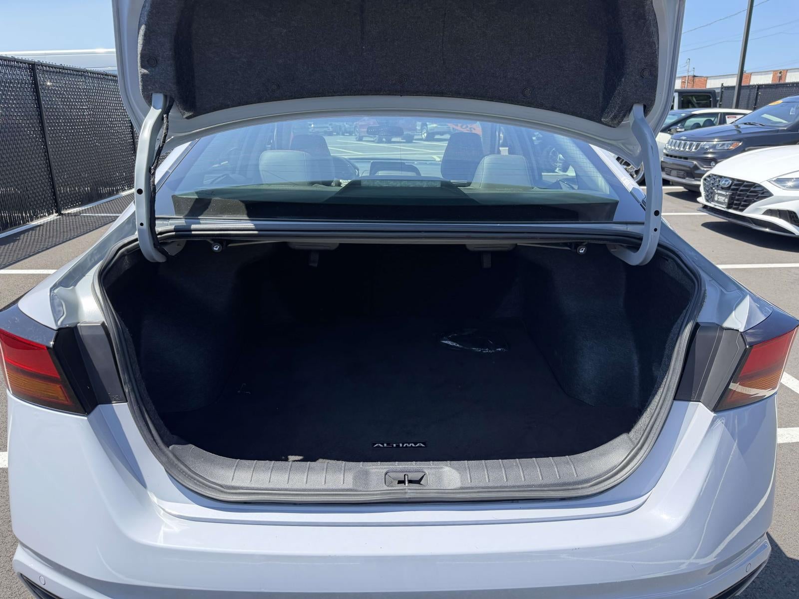 2024 Nissan Altima SR FWD