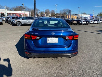 2022 Nissan Altima SR FWD