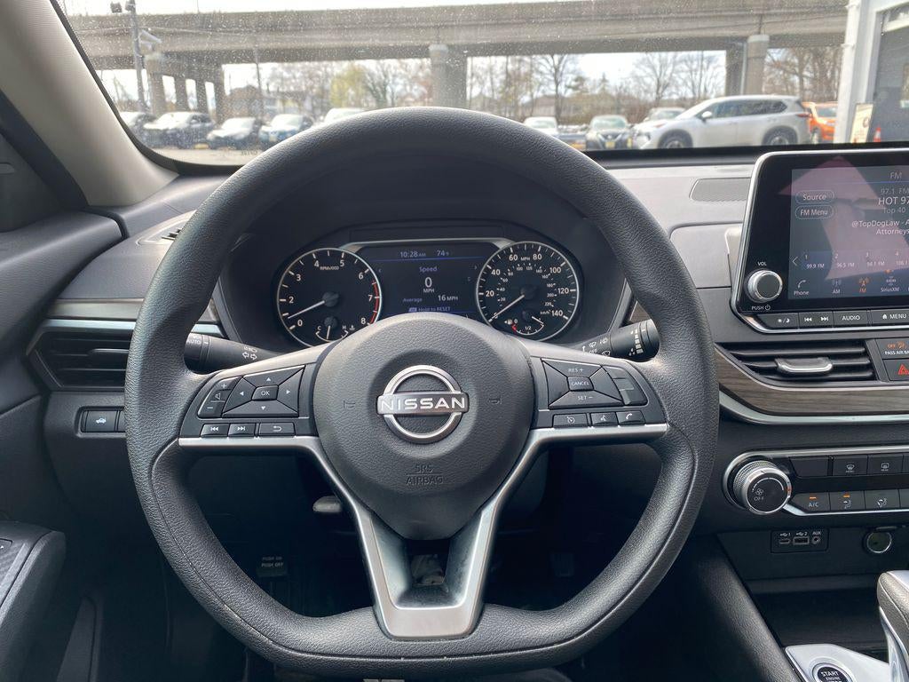 2024 Nissan Altima SV FWD