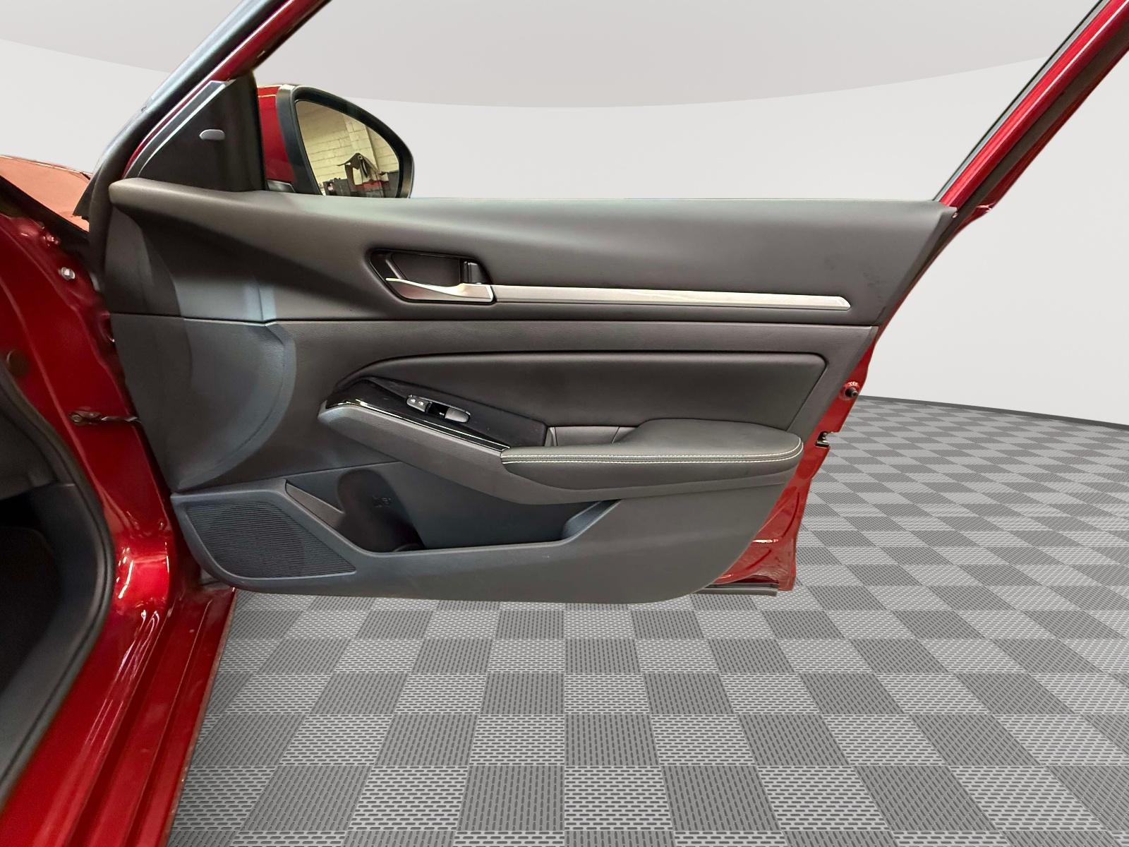 2023 Nissan Altima SV FWD