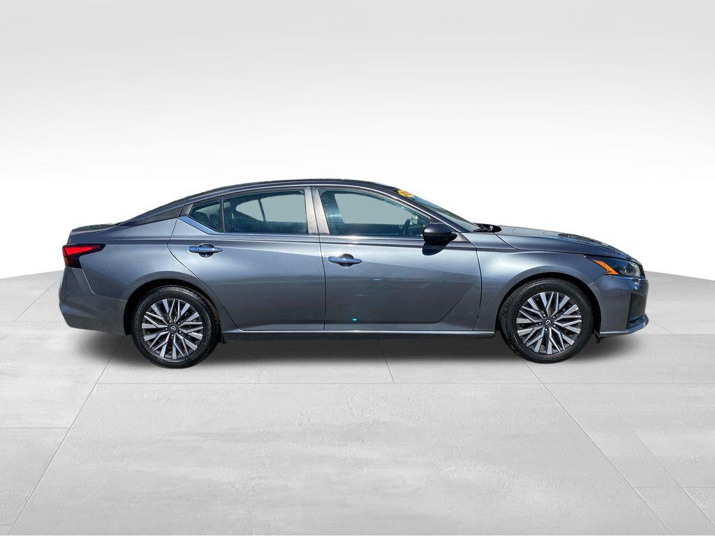 2023 Nissan Altima SV FWD
