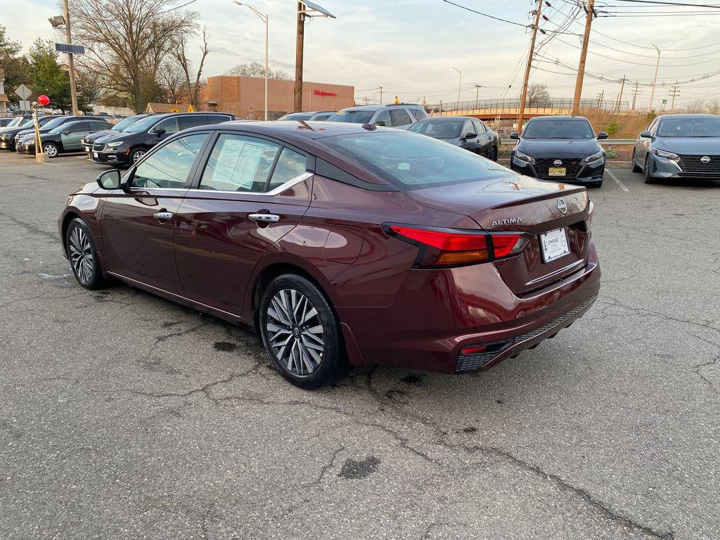 2024 Nissan Altima SV FWD