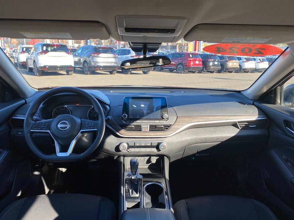 2024 Nissan Altima SV FWD