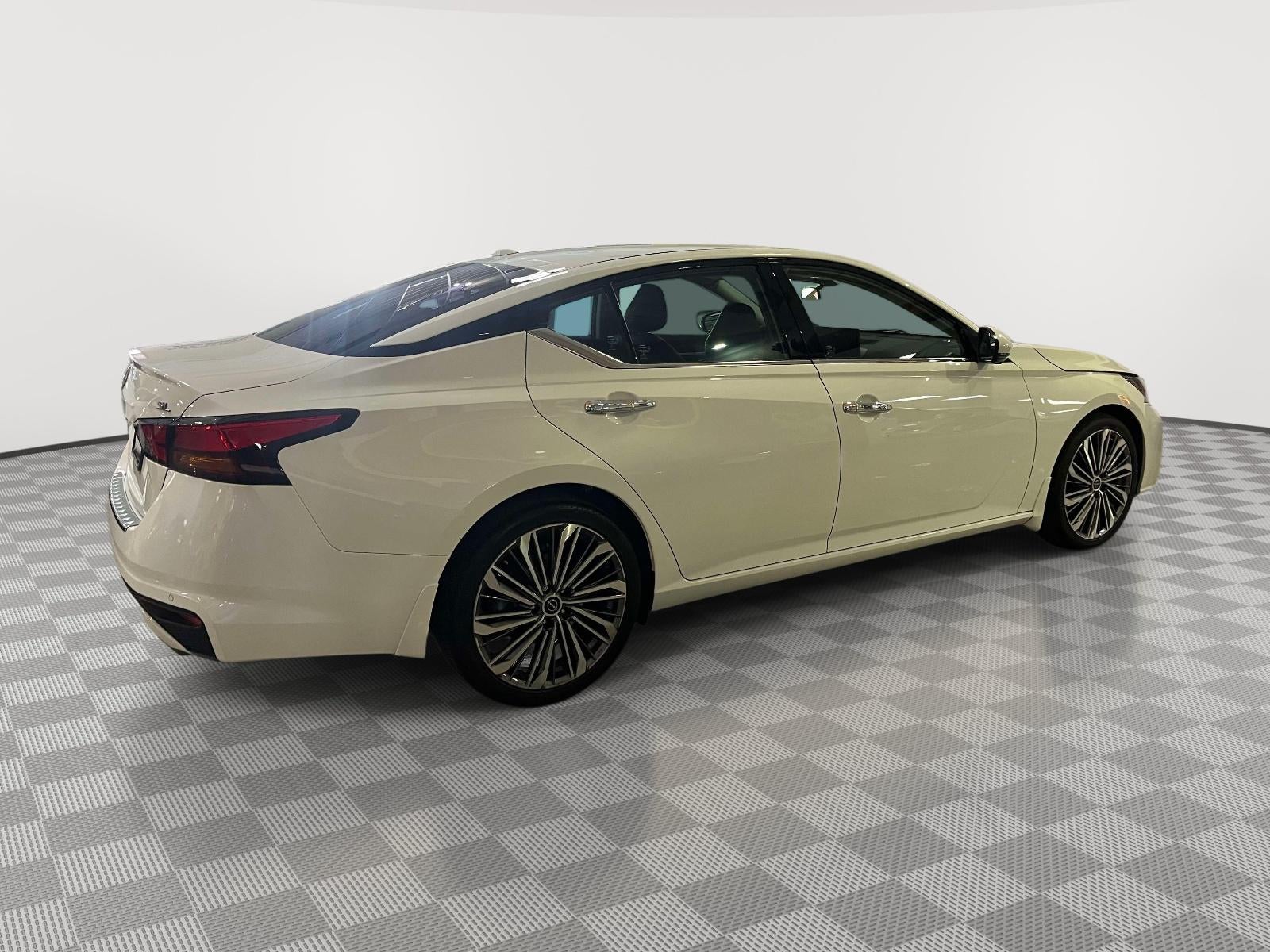 2023 Nissan Altima SL FWD