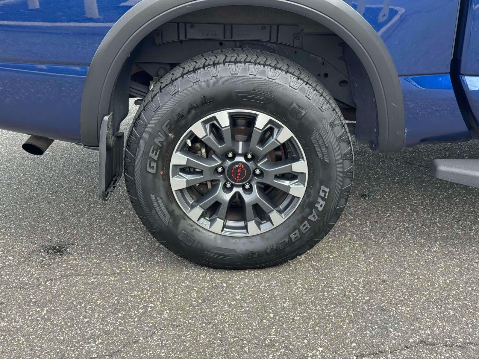 2024 Nissan TITAN Crew Cab PRO-4X 4x4