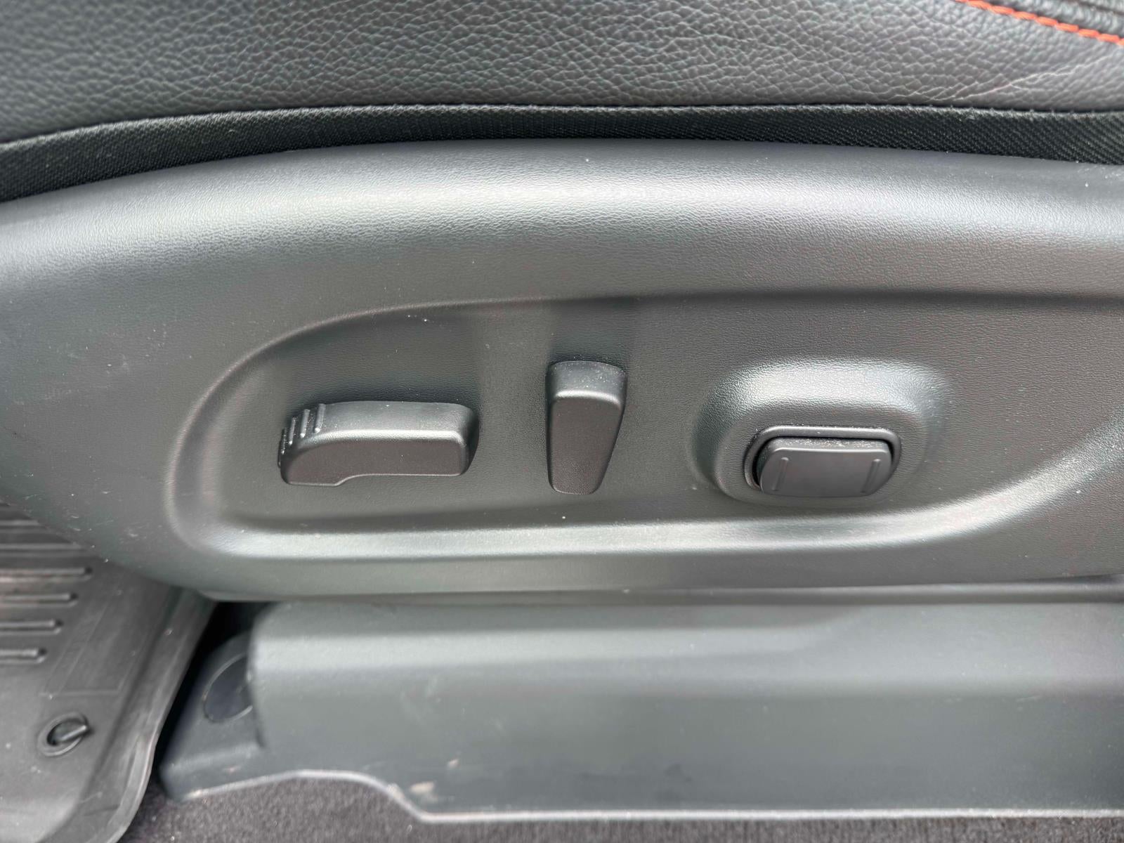 2024 Nissan TITAN Crew Cab PRO-4X 4x4