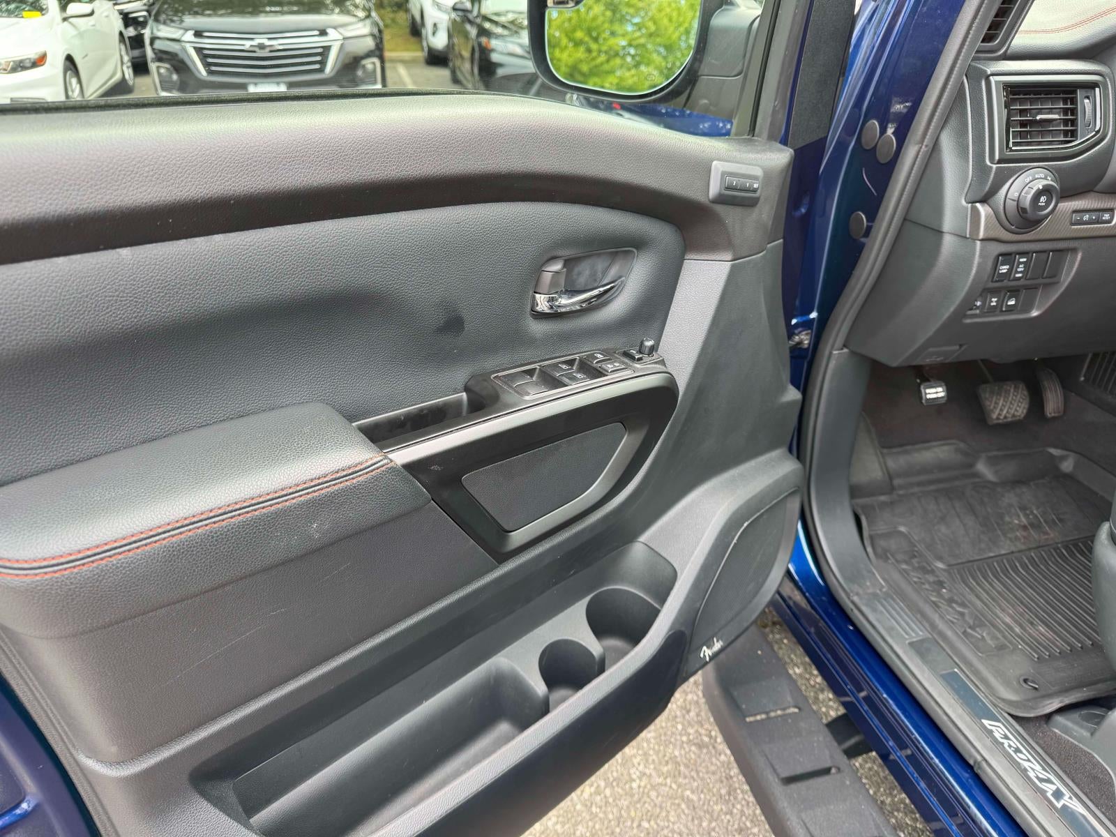 2024 Nissan TITAN Crew Cab PRO-4X 4x4