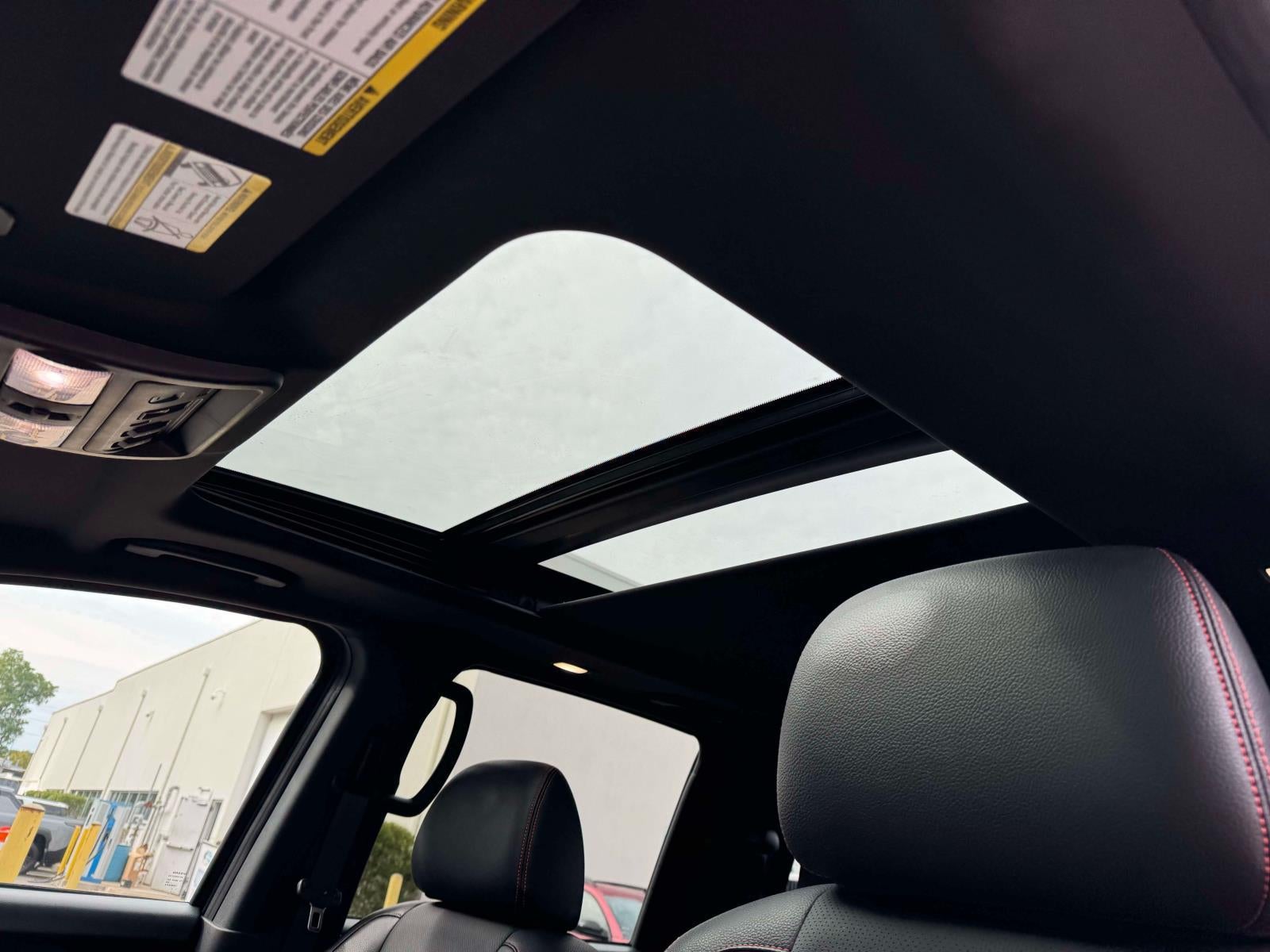 2024 Nissan TITAN Crew Cab PRO-4X 4x4