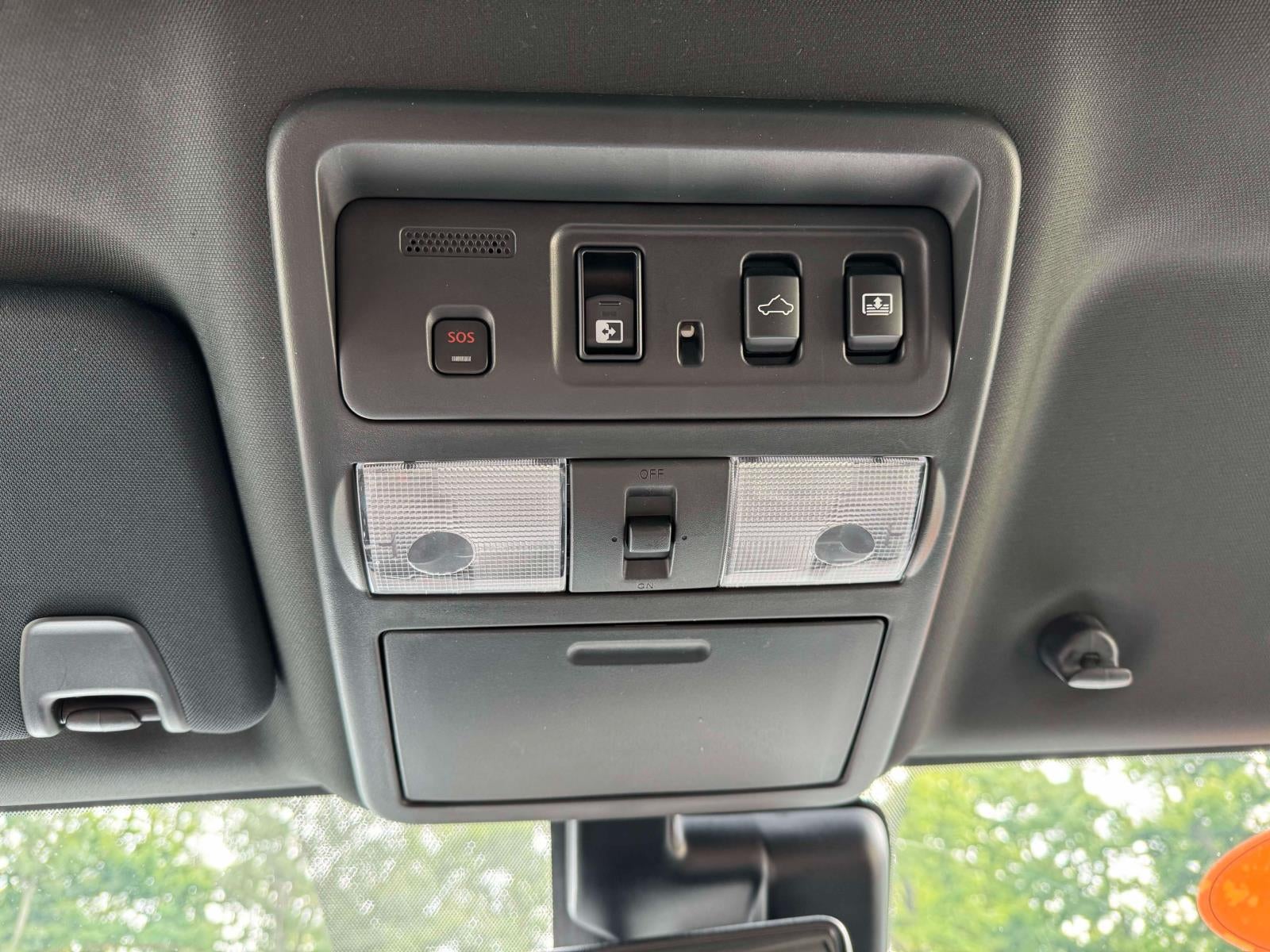 2024 Nissan TITAN Crew Cab PRO-4X 4x4
