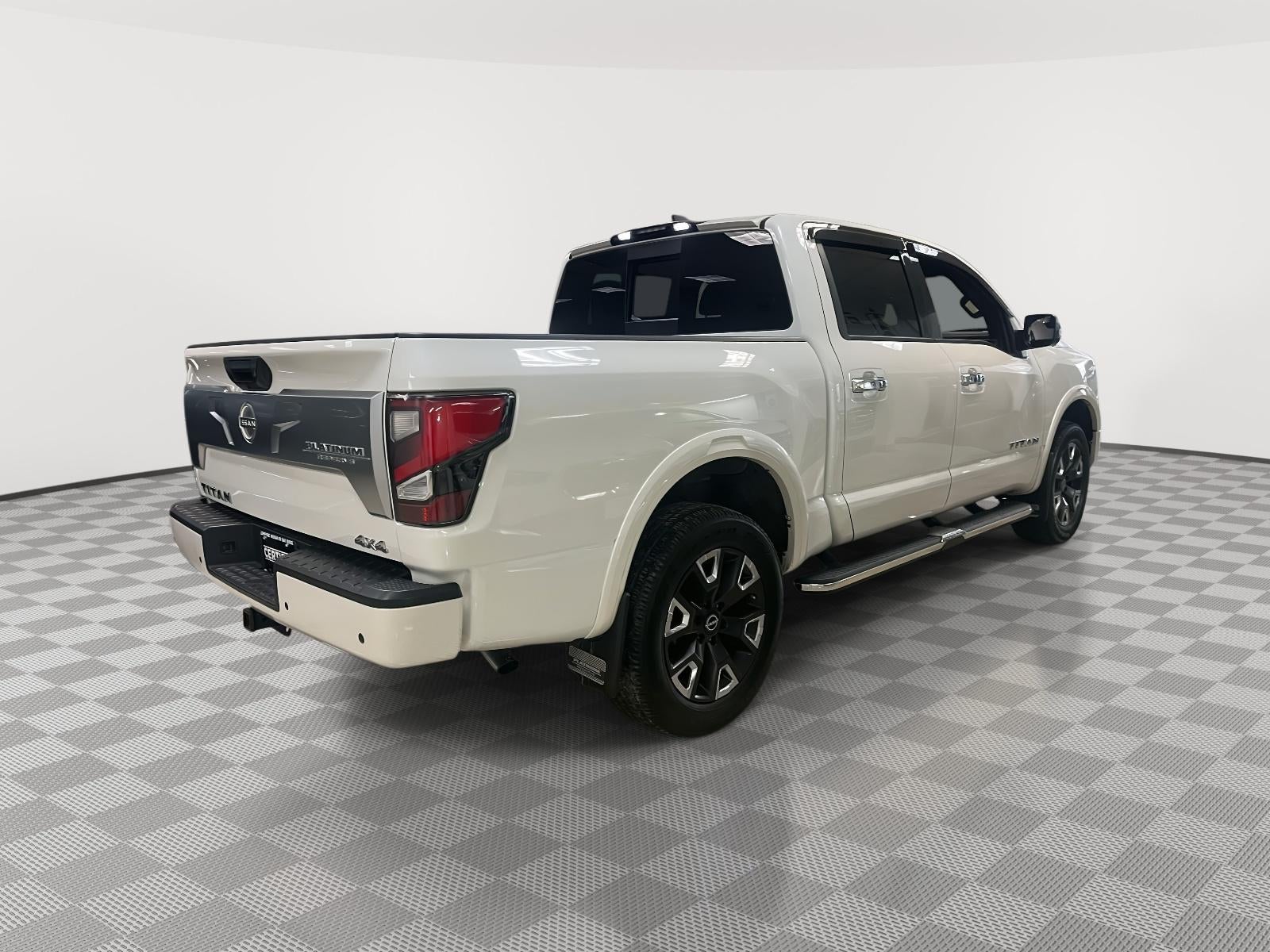 2023 Nissan TITAN Crew Cab Platinum Reserve 4x4
