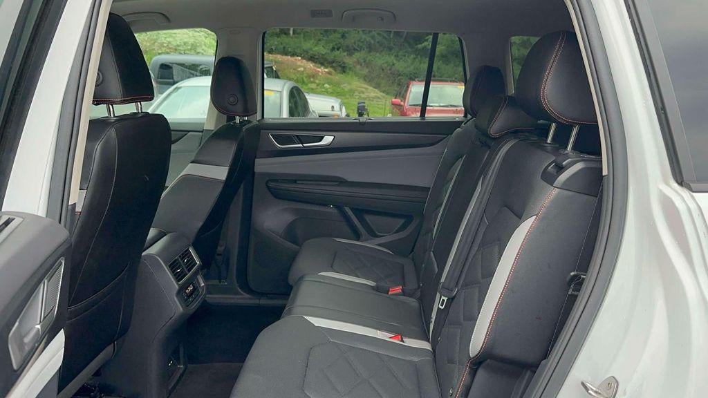 2024 Volkswagen Atlas 2.0T Peak Edition SE w/Technology