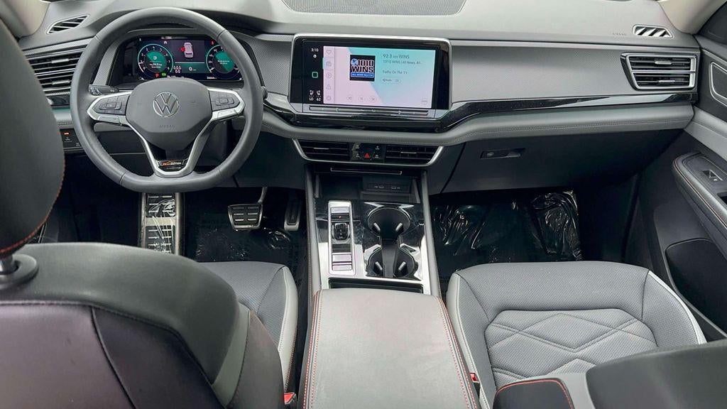 2024 Volkswagen Atlas 2.0T Peak Edition SE w/Technology