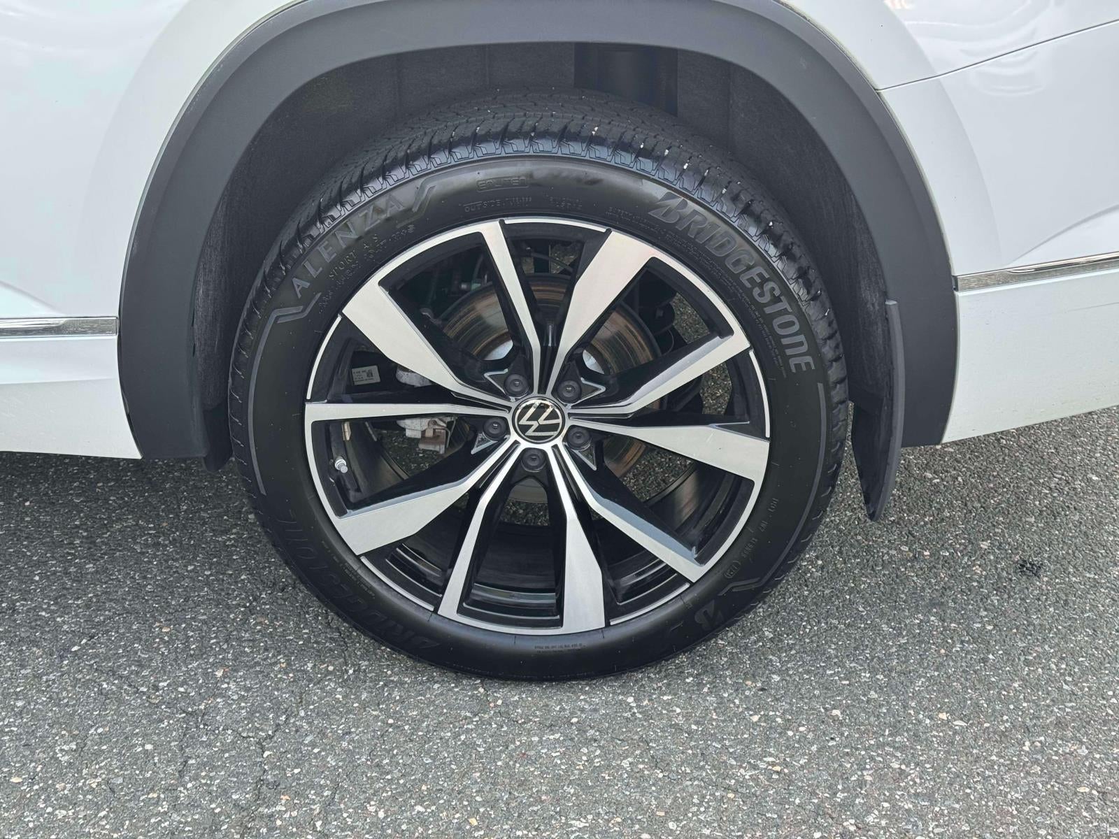 2024 Volkswagen Atlas 2.0T SEL Premium R-Line