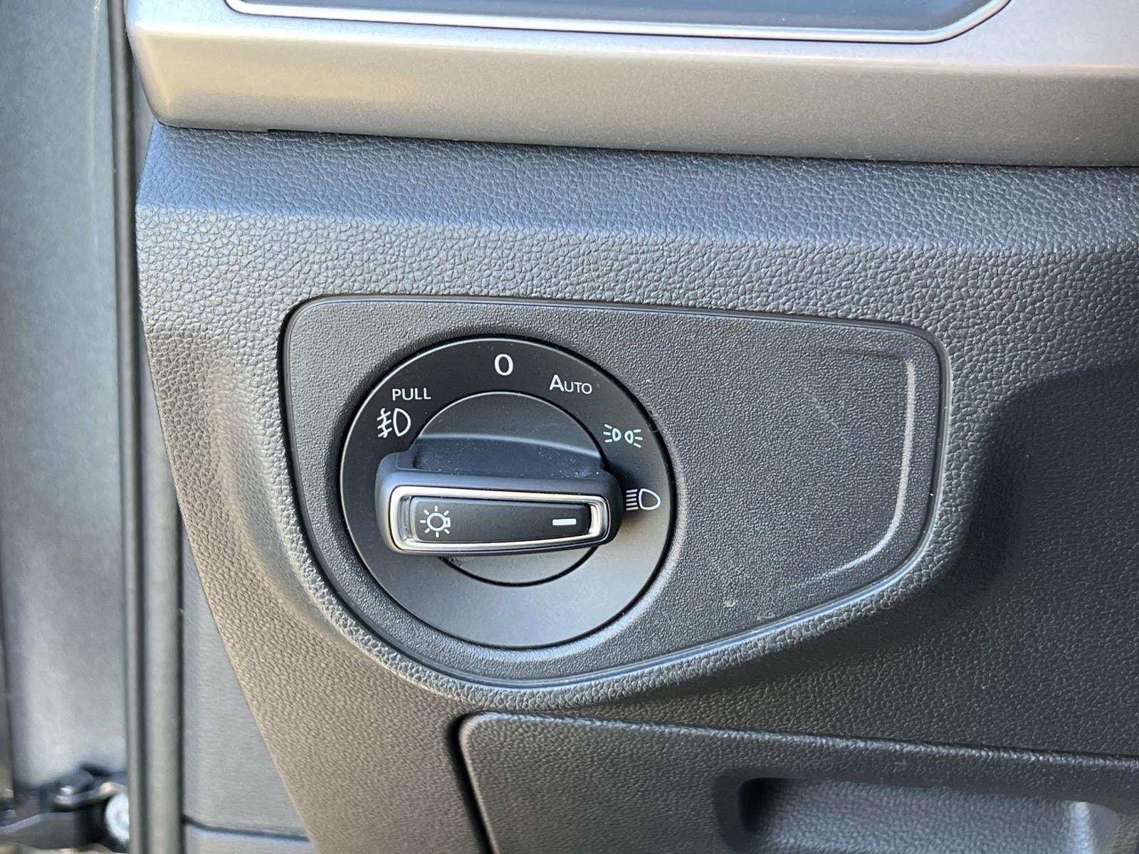 2019 Volkswagen Atlas 3.6L V6 SE w/Technology R-Line