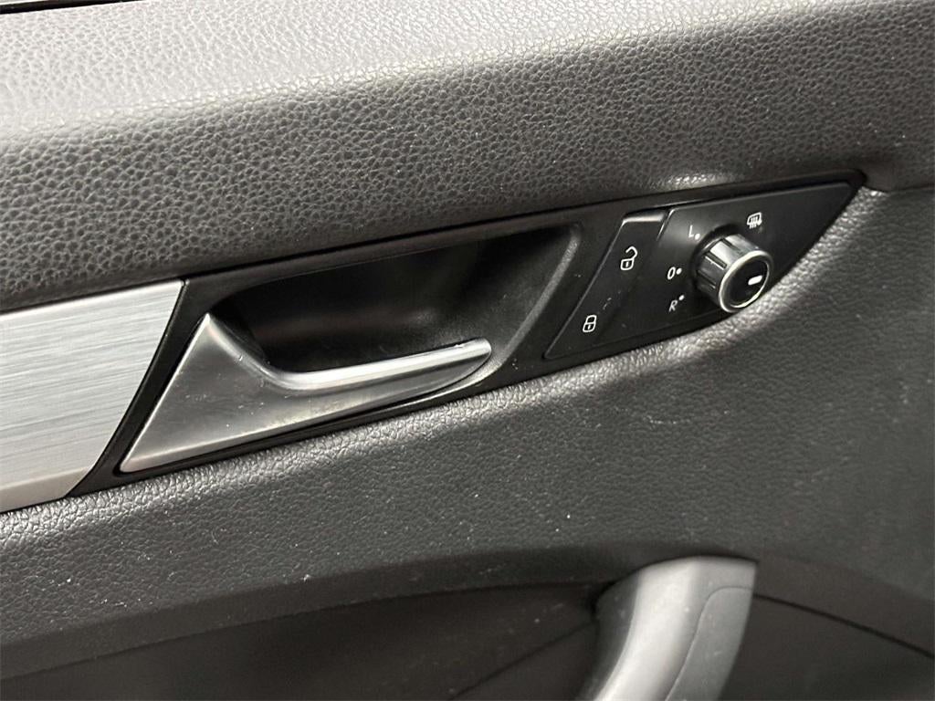 2012 Volkswagen Passat 3.6L V6 SE