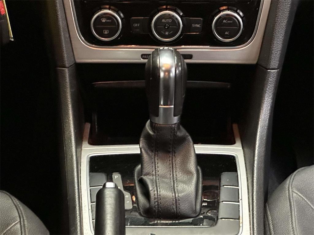 2012 Volkswagen Passat 3.6L V6 SE