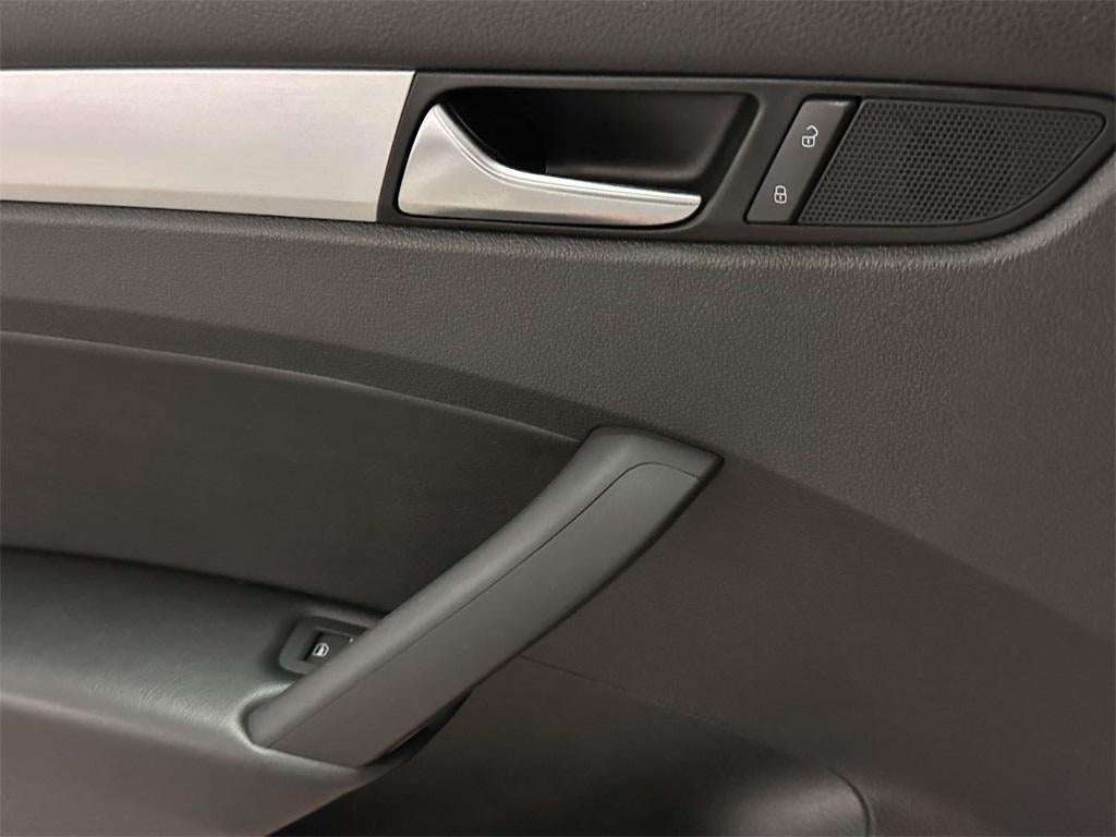 2012 Volkswagen Passat 3.6L V6 SE