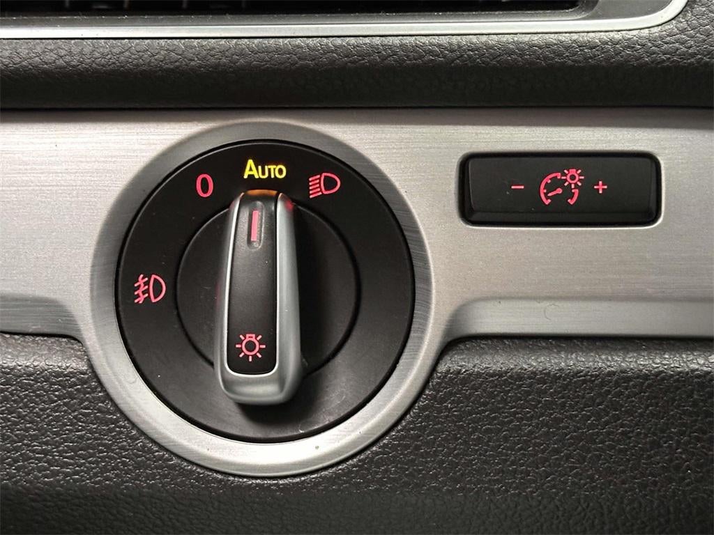 2012 Volkswagen Passat 3.6L V6 SE