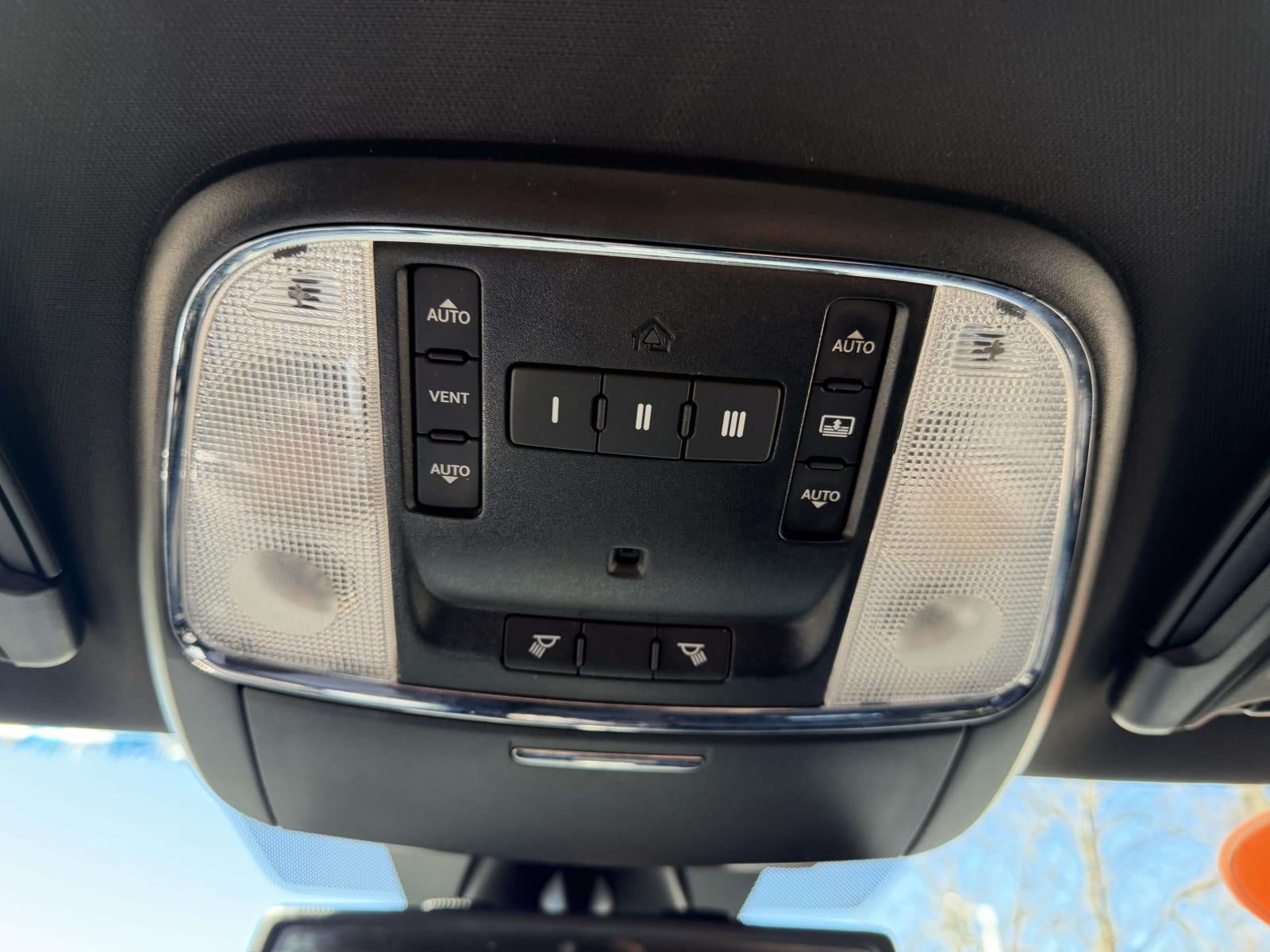 2012 Chrysler 300 S V8