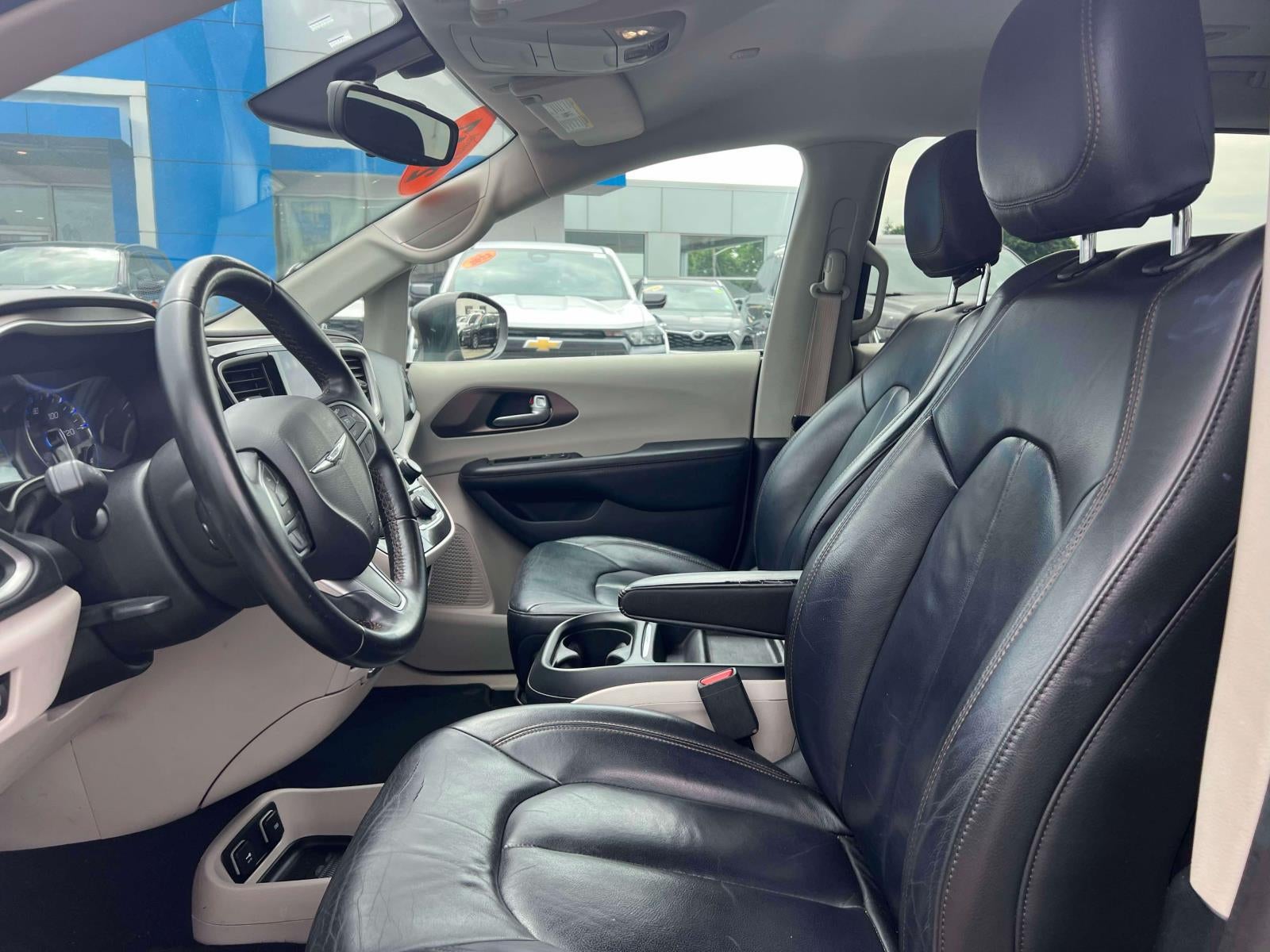 2017 Chrysler Pacifica Touring-L
