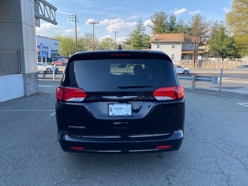 2024 Chrysler Voyager LX