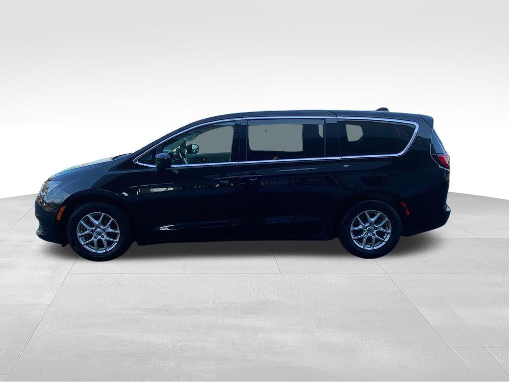2024 Chrysler Voyager LX