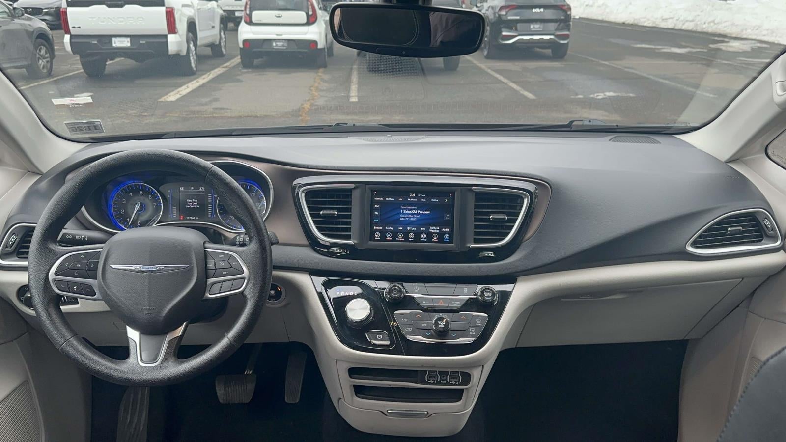 2021 Chrysler Voyager LXI