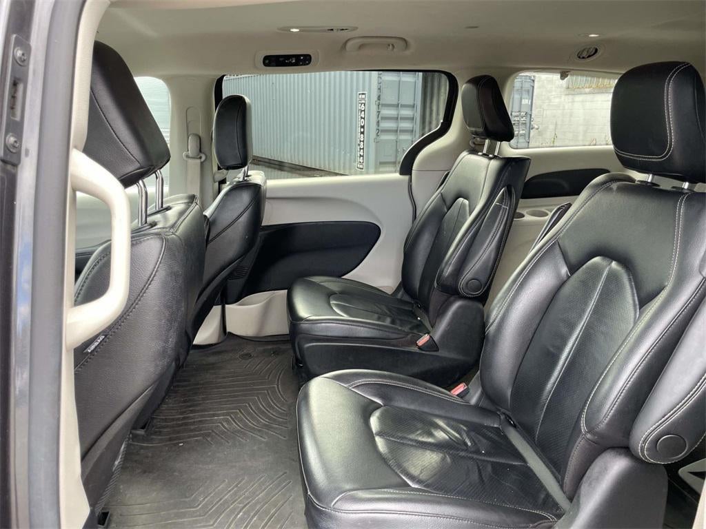 2022 Chrysler Pacifica Hybrid Touring L