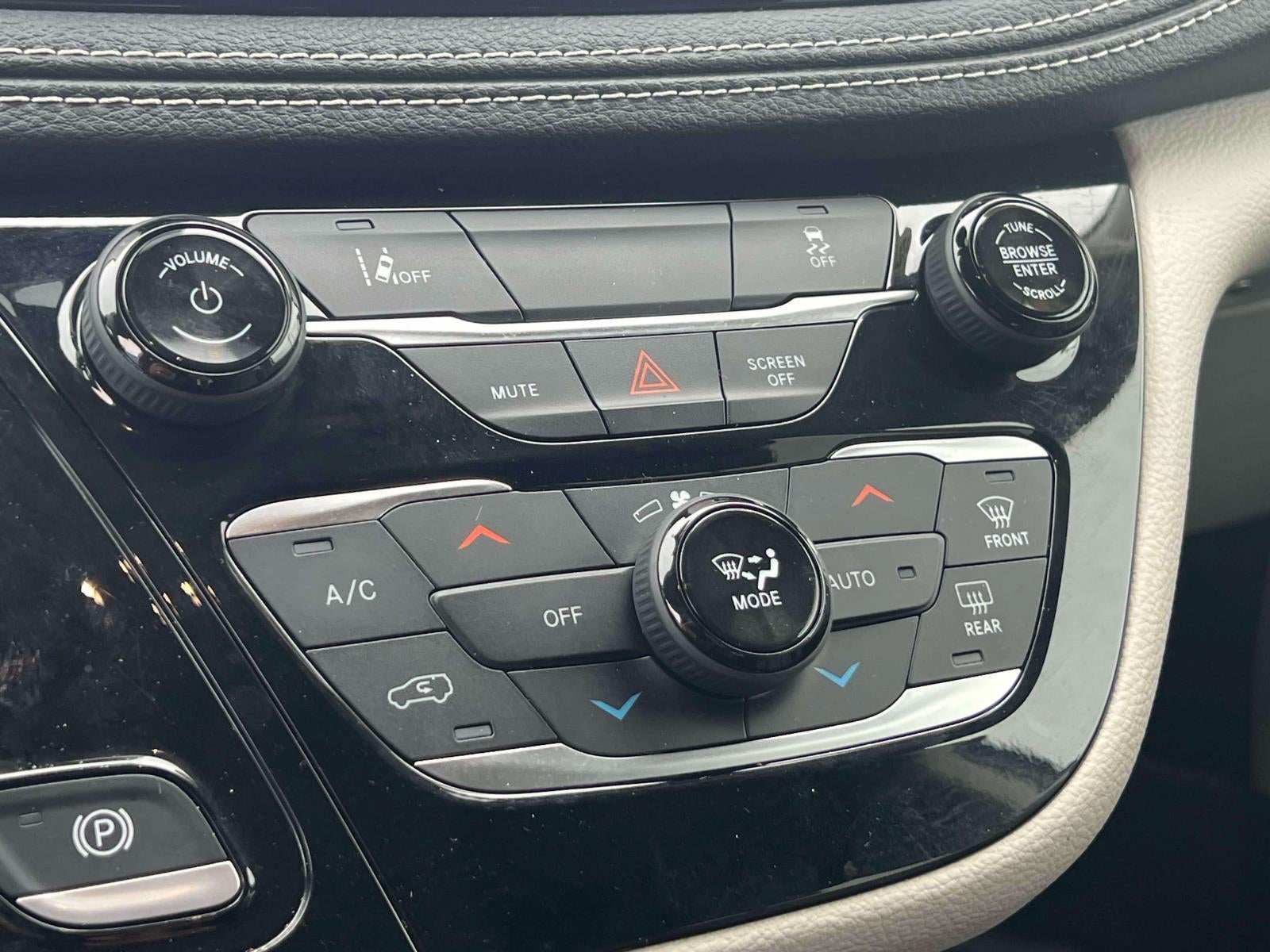2022 Chrysler Pacifica Hybrid Touring L