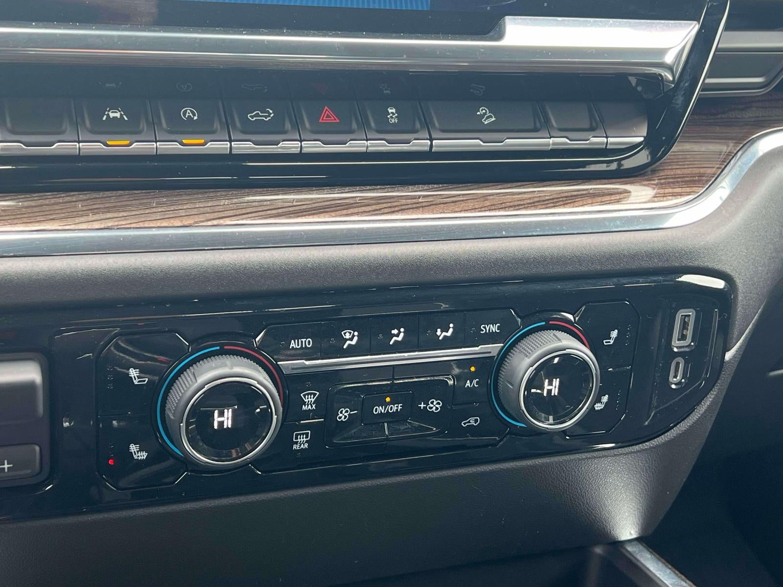 2023 Chevrolet Silverado 1500 4WD Crew Cab Short Bed RST